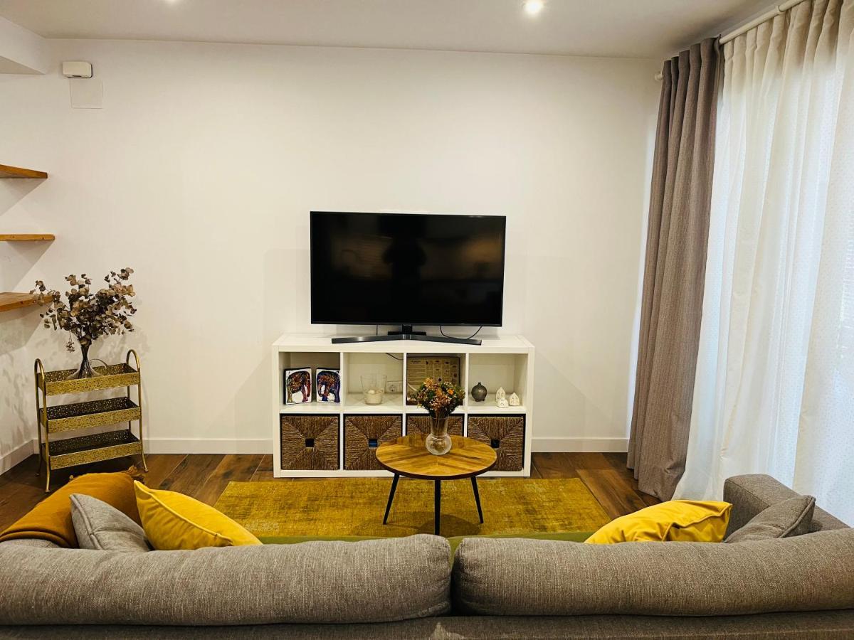 Petit Apartment Los Remedios เซบีญา ภายนอก รูปภาพ